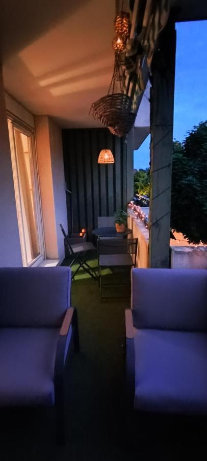Stylish 1-Bedroom Flat With Beautiful Terrace , For A Cosy Retreat Estrasburgo Exterior foto